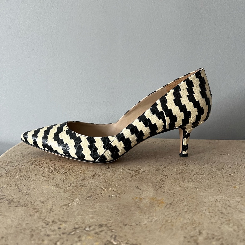 Via Spiga low kitten heel in black and white - Picture 9 of 14